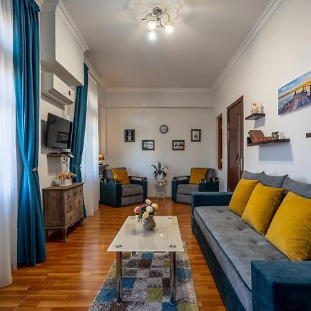 Golden View Apartment Tbilisi Buitenkant foto