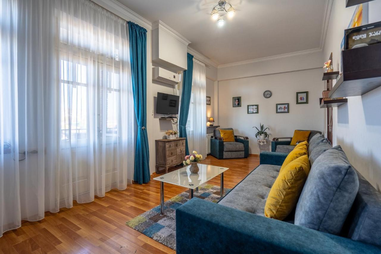 Golden View Apartment Tbilisi Buitenkant foto
